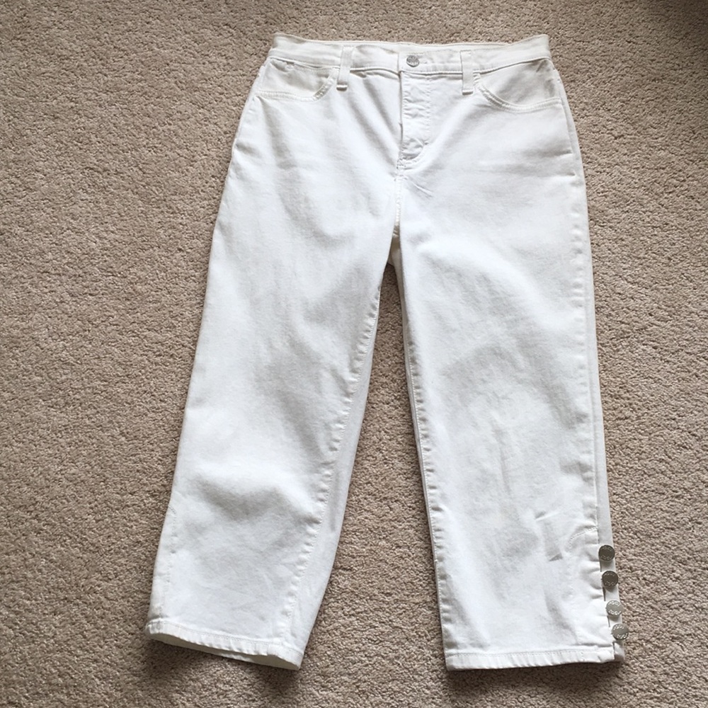 NYDJ capri pants in white. Like new!